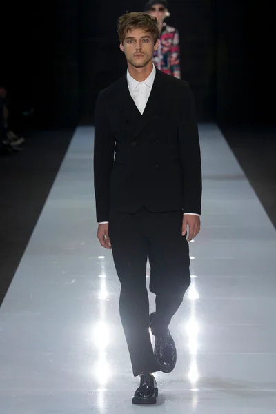 Look 5